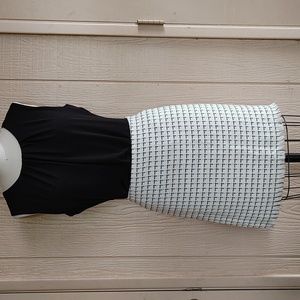 New York  Co Boucle ivory Black Short Skirt with fringe Sz 8